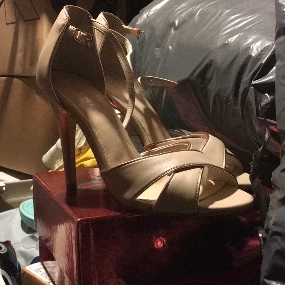 Express Sandals - Picture 10 of 10